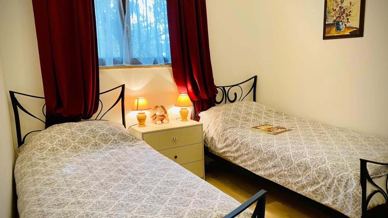 PUY Bilini Garden Apartment מראה חיצוני תמונה